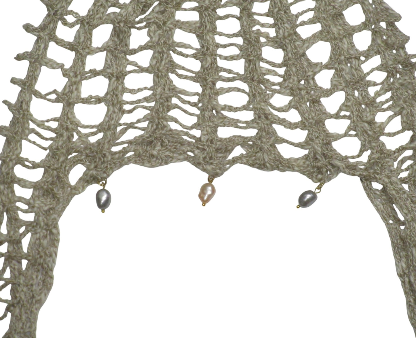 NoMachine White Bonnet With Pearl Charms