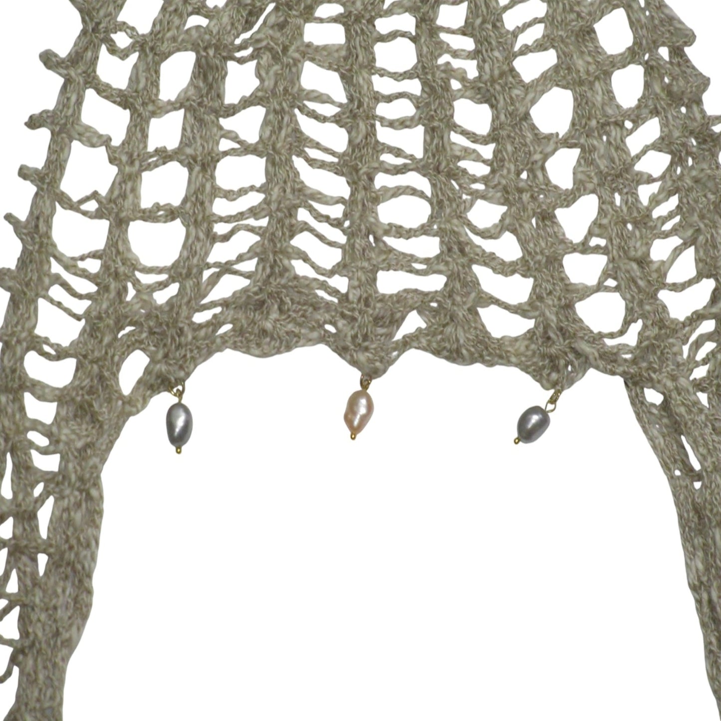 NoMachine White Bonnet With Pearl Charms